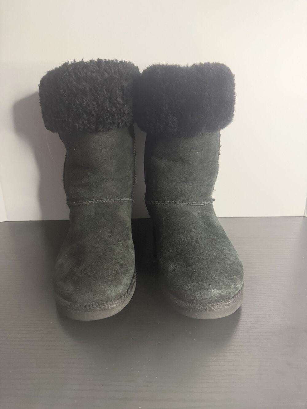 UGG 5815 Classic Tall Black Sheepskin Boots Women Sz 9